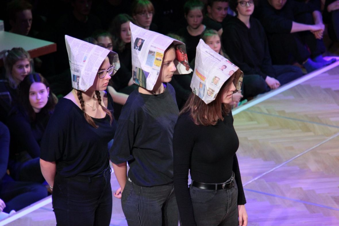 Schüler*innen des Christlichen Gymnasiums Jena und der Freien Gesamtschule UniverSaale Jena / Musiker*innen der Jenaer Philharmonie, Foto: Sebastian Beer