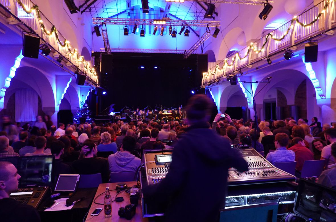 Manu Delago Handmade / Jenaer Philharmonie / Tobias Deutschmann, Foto: Peter Mühlfriedel