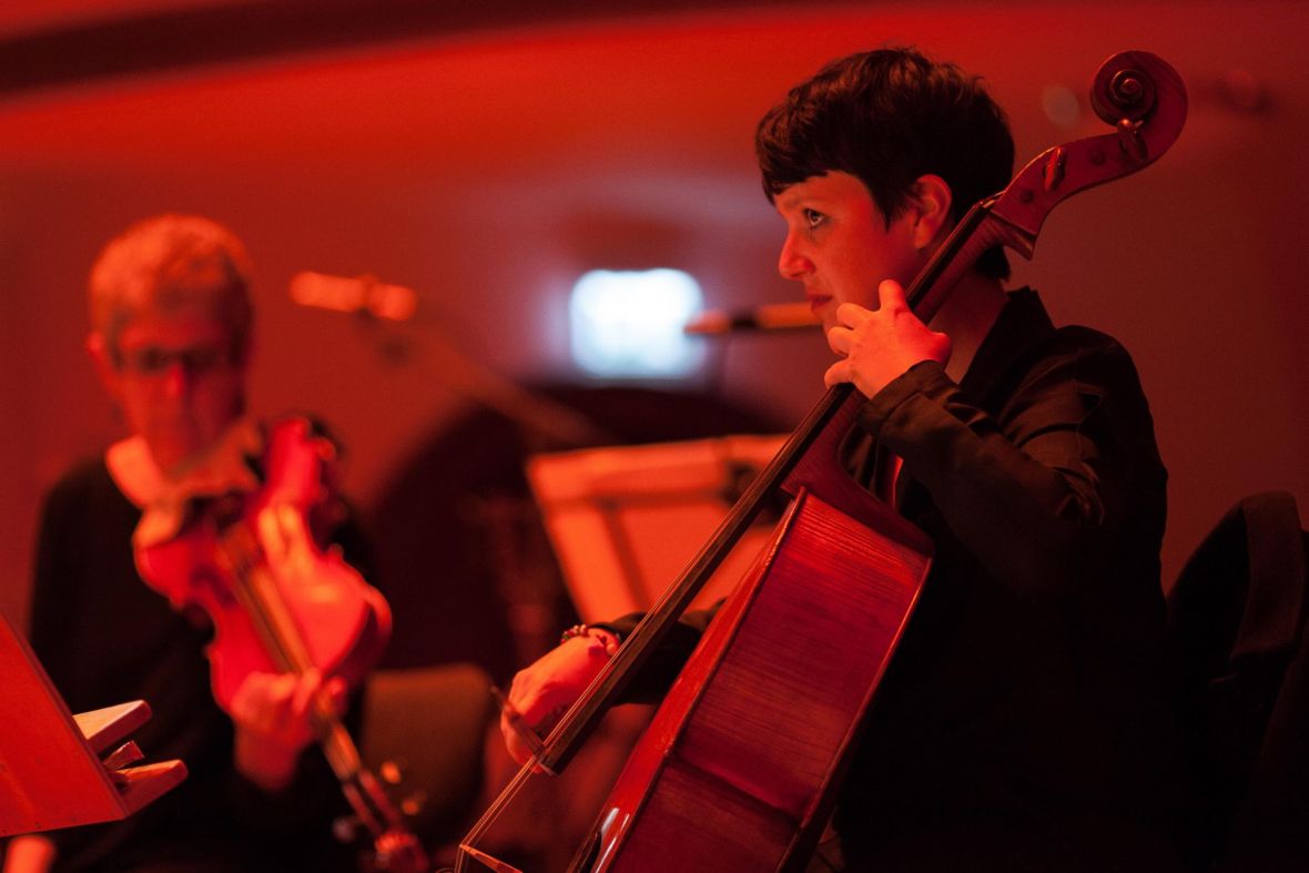 Sarah Buechi – Contradiction of Happiness (Septett) / Jenaer Philharmonie / Simon Gaudenz, Foto: Tina Peißker