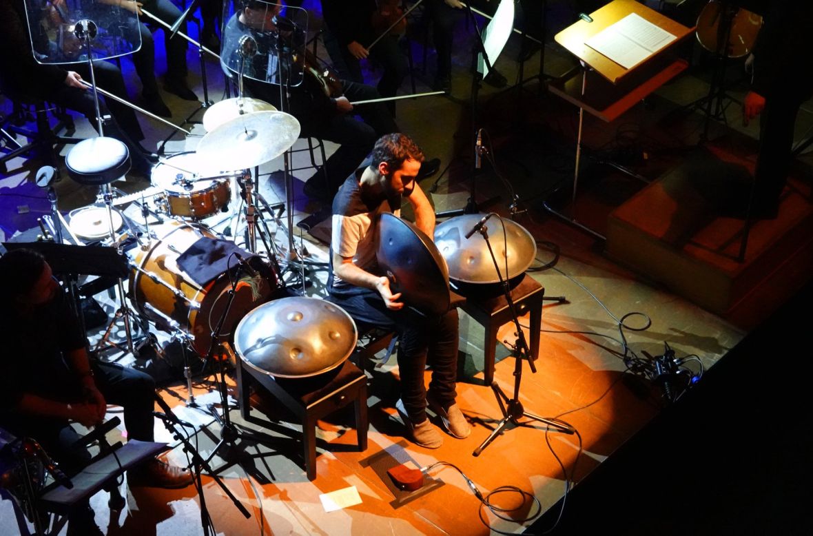 Manu Delago Handmade / Jenaer Philharmonie / Tobias Deutschmann, Foto: Peter Mühlfriedel