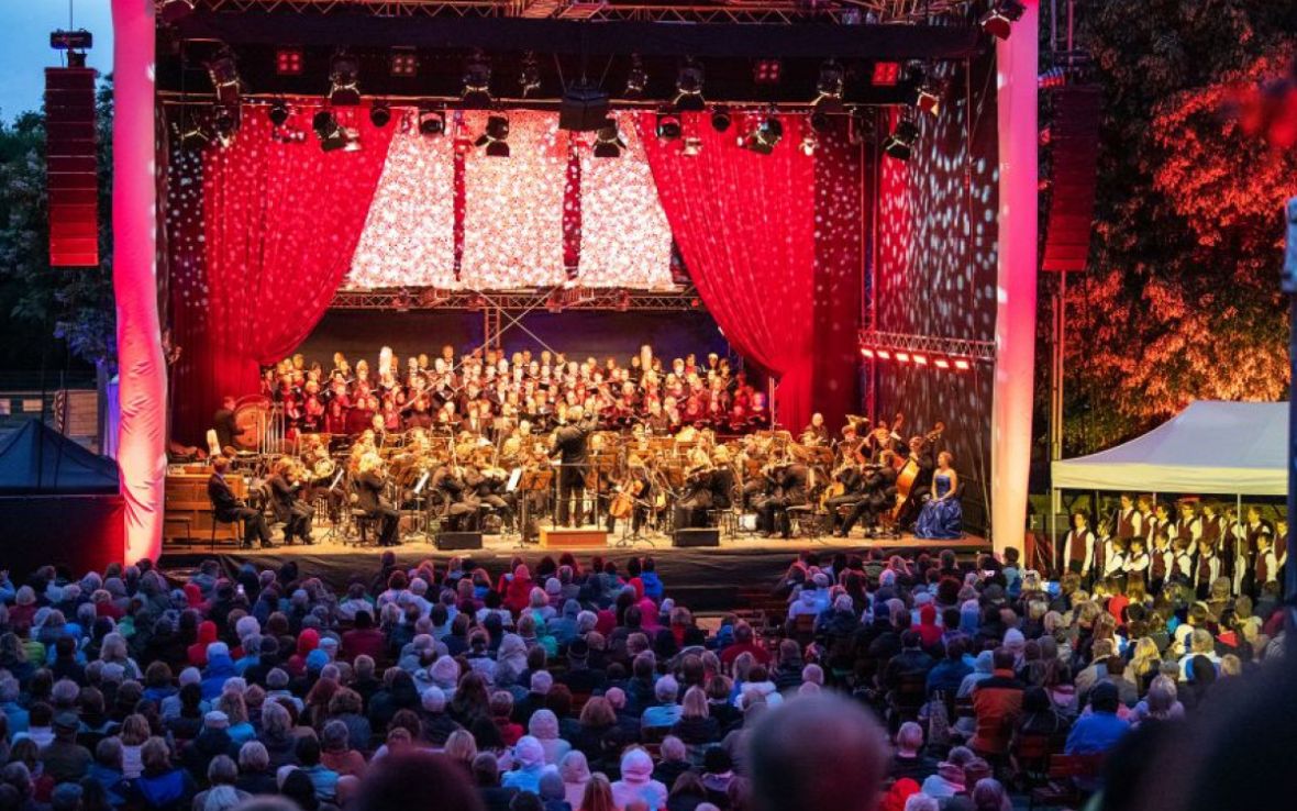 ArenaOuvertüre auf dem Festplatz Jena Lobeda-West, Foto Christoph Worsch