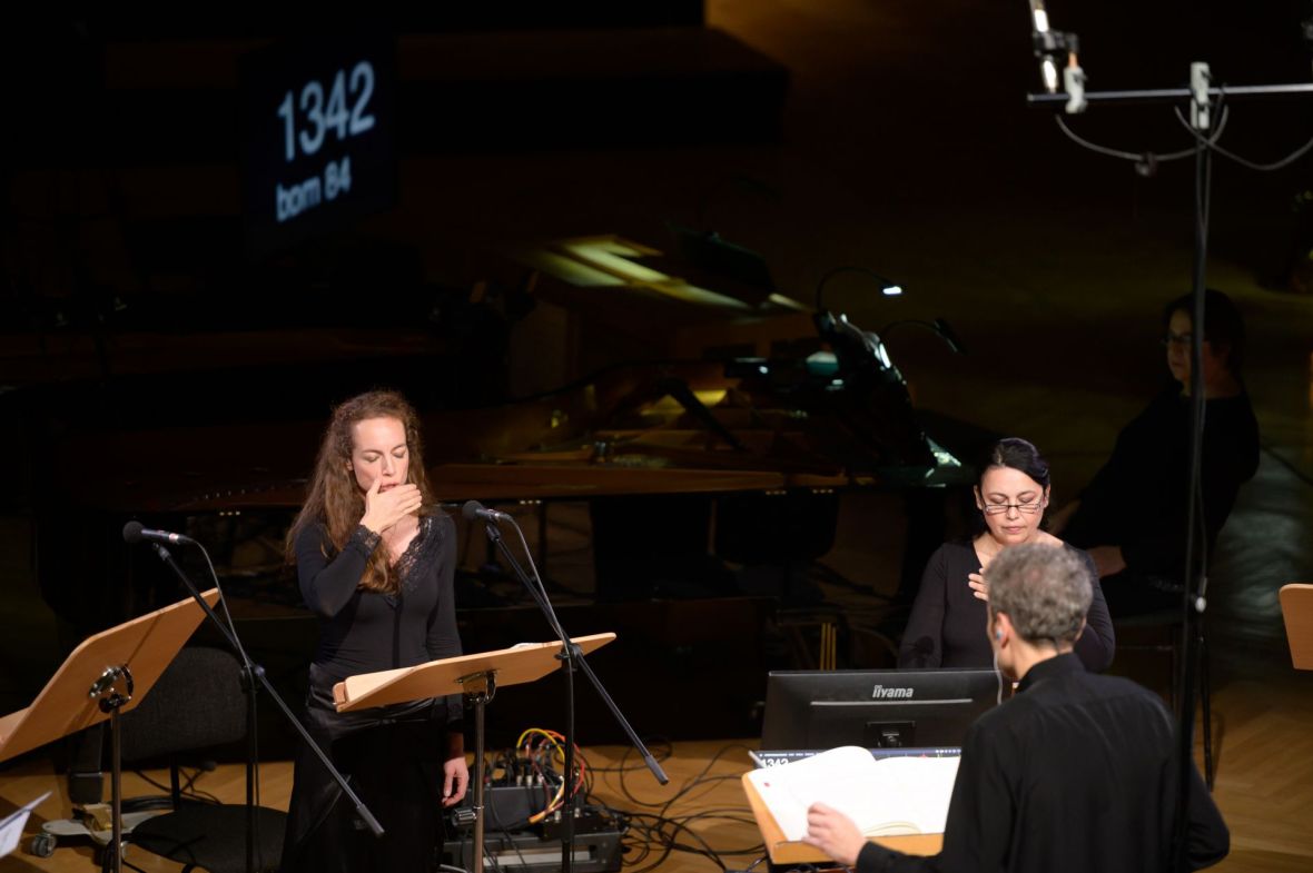 Johanna Krödel / Katia Guedes / Simon Gaudenz, Foto: Candy Welz