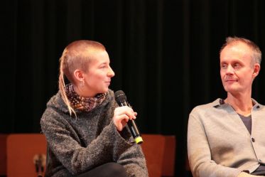 Nachgespräch mit Schüler*innen, Maren Hädrich, Simon Gaudenz, Max Uthoff und Sebastian Gühne, Moderation: Jonas Zipf, Foto: Sebastian Beer