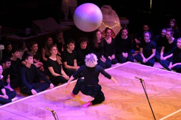 Schüler*innen des Christlichen Gymnasiums Jena und der Freien Gesamtschule UniverSaale Jena / Musiker*innen der Jenaer Philharmonie, Foto:&nbsp;Sebastian Beer