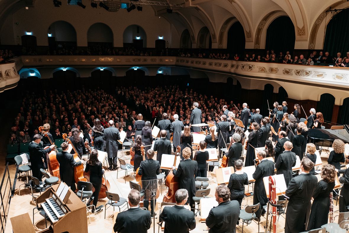 Jenaer Madrigalkreis / Berit Walther / Jenaer Philharmonie / Simon Gaudenz, Foto: JenaKultur, Christoph Worsch