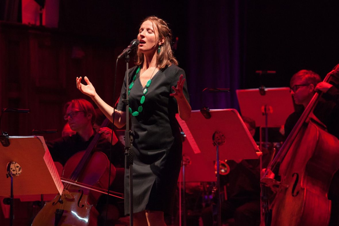 Sarah Buechi – Contradiction of Happiness (Septett) / Jenaer Philharmonie / Simon Gaudenz, Foto: Tina Peißker