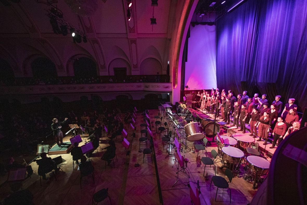 Maximilian Lörzer / Jenaer Philharmonie / Psycho-Chor der Uni Jena, Foto: Tom Wenig