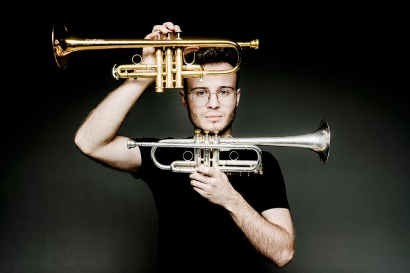 Simon Höfele, Foto: Marco Borggreve