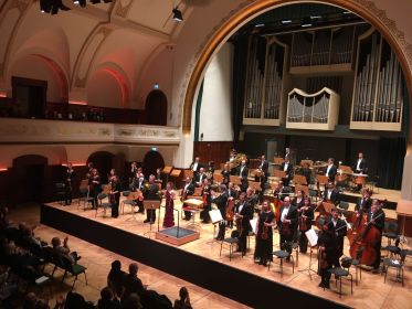 Enjott Schneider, Juliana Koch, Simon Gaudenz, Jenaer Philharmonie, Foto: Jenaer Philharmonie, Eva Maria Liegl