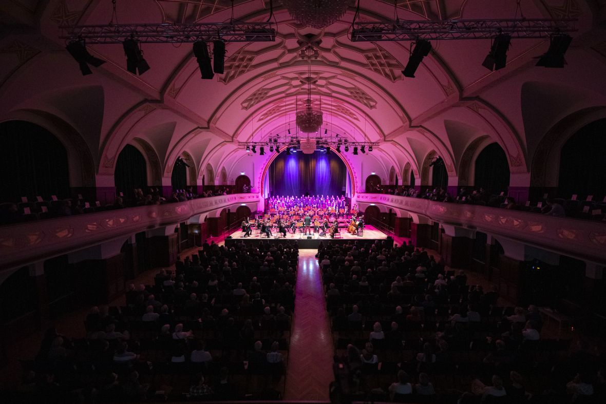 Maximilian Lörzer / Jenaer Philharmonie / Psycho-Chor der Uni Jena, Foto: Tom Wenig