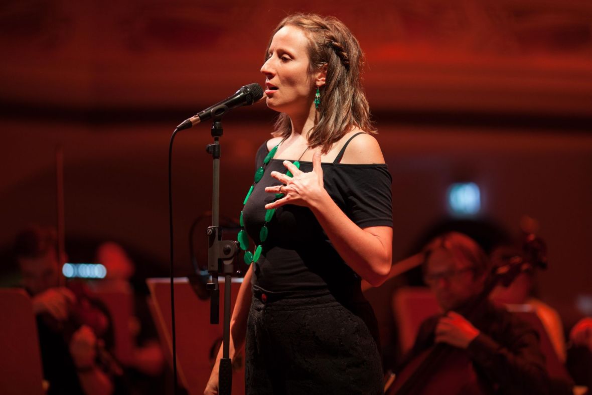 Sarah Buechi – Contradiction of Happiness (Septett) / Jenaer Philharmonie / Simon Gaudenz, Foto: Tina Peißker