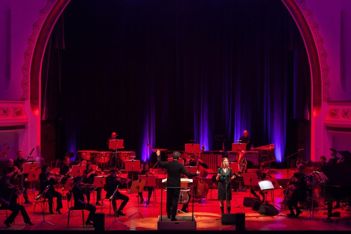 Sarah Buechi – Contradiction of Happiness (Septett) / Jenaer Philharmonie / Simon Gaudenz, Foto: Tina Peißker