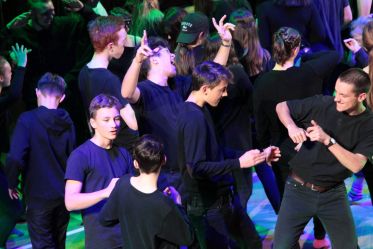 Schüler*innen des Christlichen Gymnasiums Jena und der Freien Gesamtschule UniverSaale Jena / Musiker*innen der Jenaer Philharmonie, Foto:&nbsp;Sebastian Beer