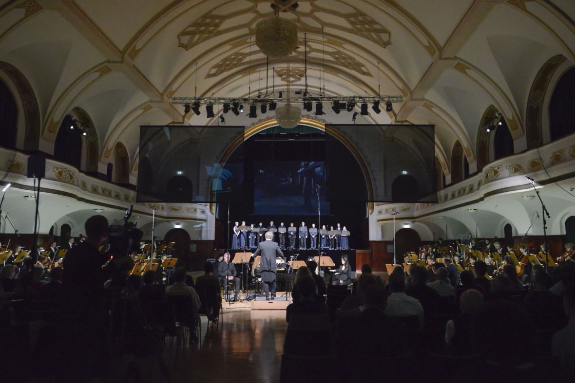 »GLEISSENDES LICHT«, Uraufführung am 29.09.2021 im Volkshaus Jena, Foto:&nbsp;Stefan&nbsp;Kranz