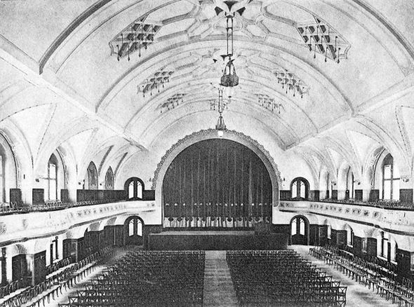 Großer Saal des Volkshauses Jena kurz nach seiner Fertigstellung 1903, Postkarte