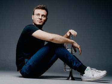 Simon Höfele, Foto: Marco Borggreve